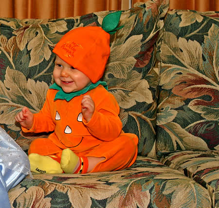 All ready to go trickin' & treatin'!