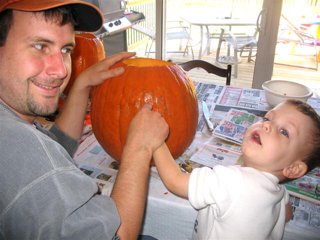carving the pumkin