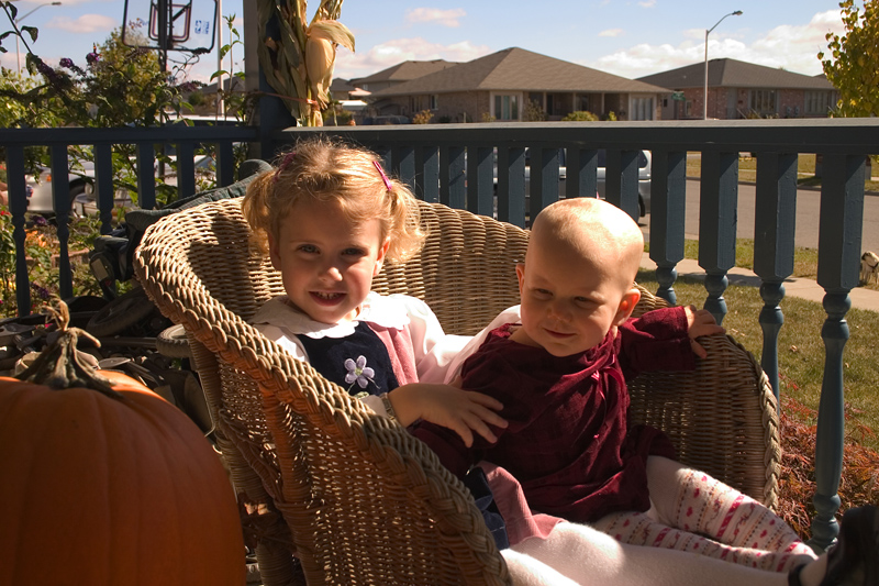 the 2 sisters- Ashlynn & Olivia